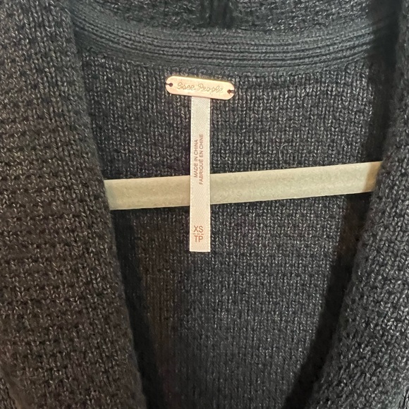 Free People Oversized Chamomile Cardi Washed Black (XS) - Picture 5 of 5